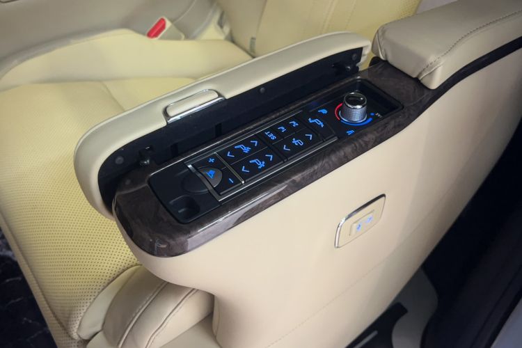 Used Toyota Alphard 2021 Dual-Engine 2.5L Prestige Edition
