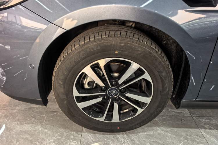 Used BYD Qin PLUS 2025 DM-i Smart Drive 120KM Superior Model