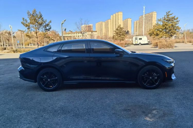 Used Changan UNI-V iDD 2023 ZhiDian iDD 1.5T 113km ZhiKu Model