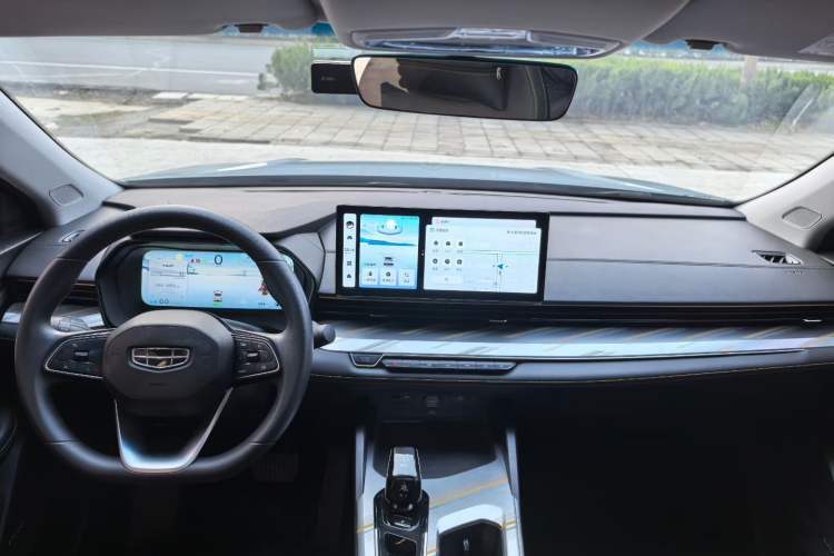 Used Geely Auto Emgrand L HiP 2022 1.5TD-DHT Pro 100KM Super Clean