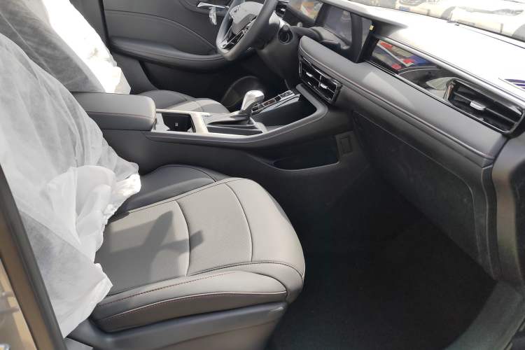 Used Roewe i5 2023 1.5L CVT Luxury Edition
