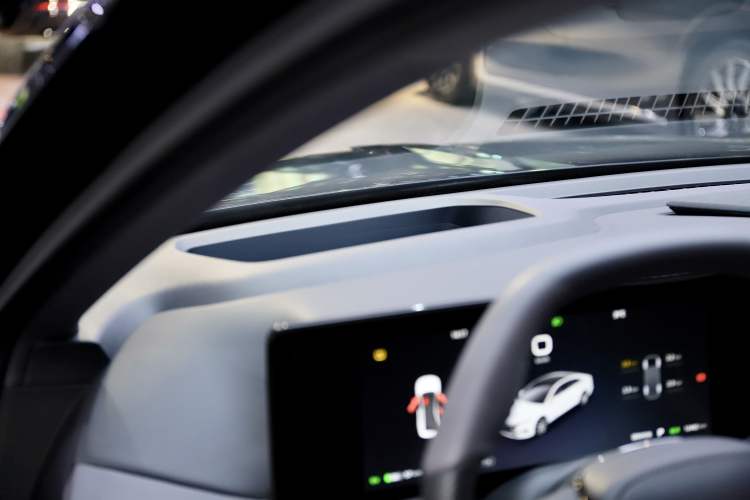 Used VOYAH PASSION 2024 PHEV Four-Wheel Drive Ultra-Long Range Flagship Model
