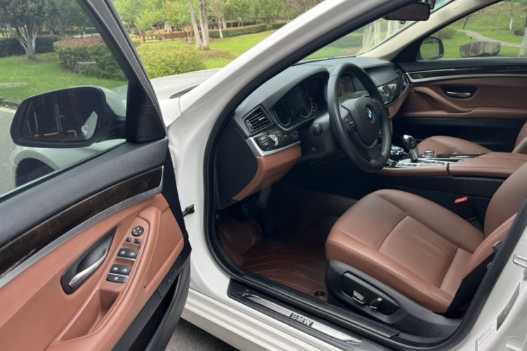 Used BMW 5 Series 2017 525Li Leading Model
