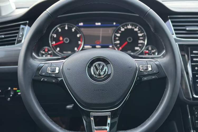 Used Volkswagen Phideon 2018 Revised Version 380TSI Two-Wheel Drive Business Edition
