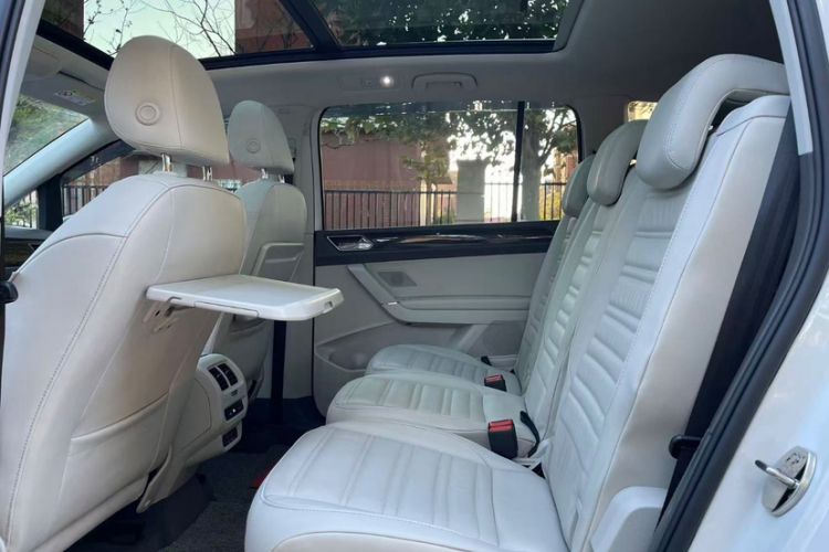 Used Volkswagen Touran 2018 Volkswagen Touran L 280TSI DSG Comfort Edition 7-seater
