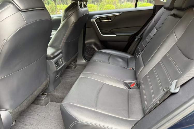 Used Toyota Wildlander 2020 2.0L CVT 4x4 Luxury Edition
