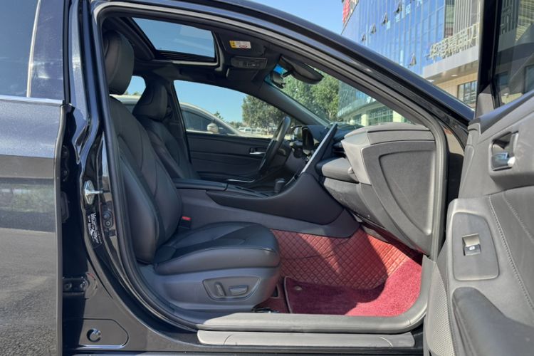 Used Toyota Avalon 2022 Dual-Engine 2.5L Luxury Edition
