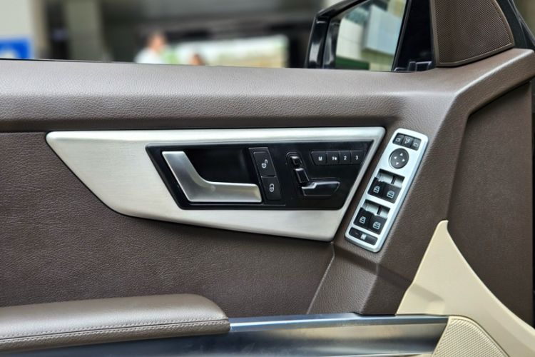 Used Mercedes-Benz GLK-Class 2013 Facelift GLK 300 4MATIC Fashion Edition
