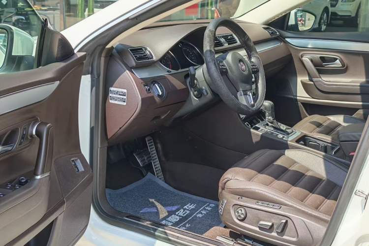 Used Volkswagen FAW-Volkswagen CC 2016 1.8TSI Luxury Model
