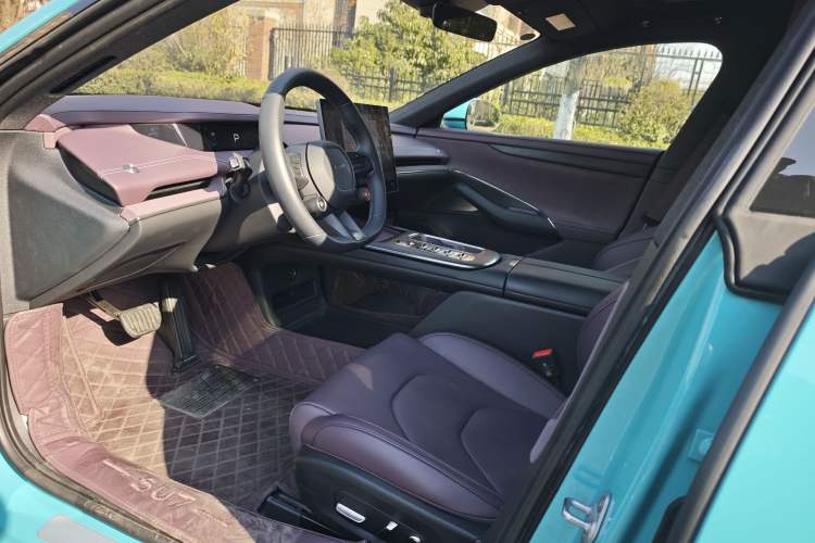 Used  SU7 2024 Rear-Drive Ultra-Long Range Advanced Pro-Level Intelligent Driving Version
