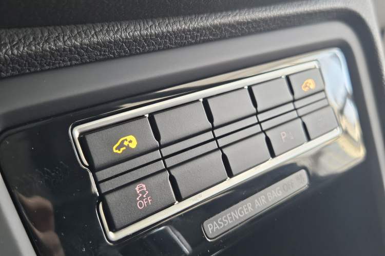 Used Volkswagen Sharan 2014 2.0 TSI Comfort Model