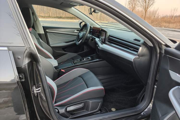 Used Volkswagen Lamando 2023 Lavida L 280TSI DSG Cool & Spicy Edition
