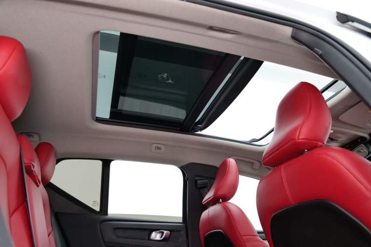 Used Volvo XC40 2022 T4 Four-Wheel Drive Smart & Stylish Edition
