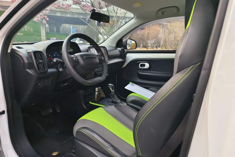 Used Roewe Clever 2021 302 km New Four-Seater Super-Efficient Version