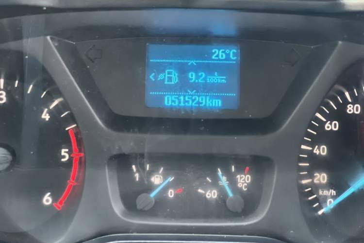 Used Ford Transit 2019 2.0T Diesel Van Mid-Chassis Mid-Roof 3-Seater China VI Standard
