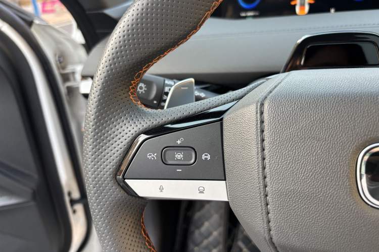 Used Changan UNI-V 2023 1.5T Prestige Model