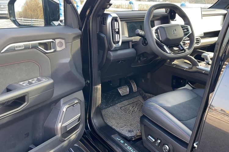 Used JETOUR Traveler 2023 2.0T All-Wheel Drive CrossPRO+