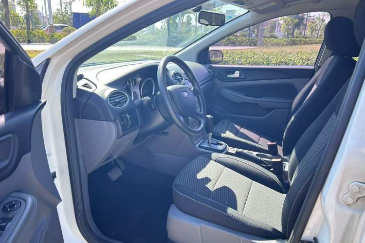 Used Ford Focus 2013 Hatchback Classic 1.8L Automatic Base Model
