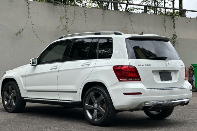 Used Mercedes-Benz GLK-Class 2013 GLK 300 4MATIC Dynamic Sunroof Model
