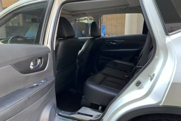 Used Nissan X-Trail 2017 2.0L CVT 7-Seater Comfort Edition 2WD
