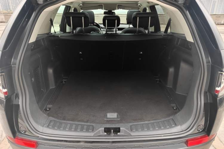 Used Land Rover Discovery Sport 2019 240 PS SE Version China VI Standard