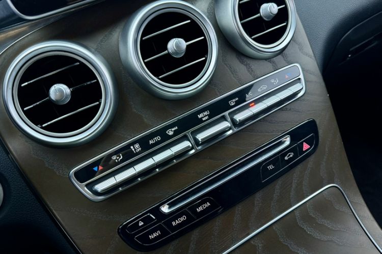 Used Mercedes-Benz GLC 2019 Refreshed GLC 300 L 4MATIC Dynamic Edition
