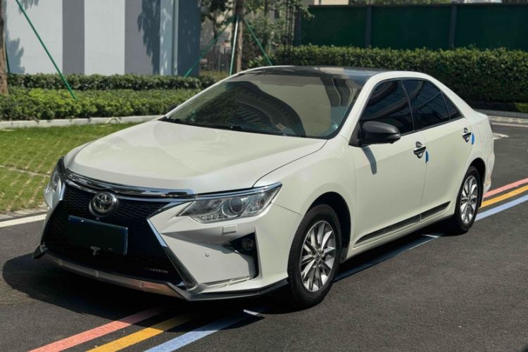 Used Toyota Camry 2016 2.0G 10th Anniversary Leading Edition
