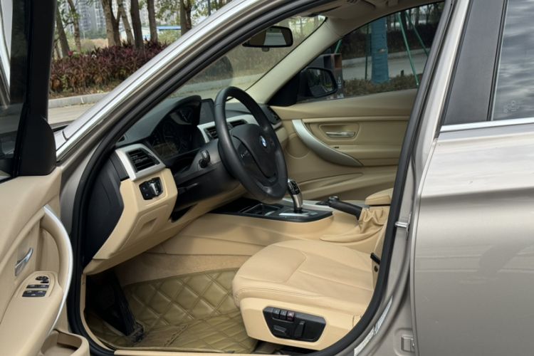 Used BMW 3 Series 2015 316Li Fashion Model
