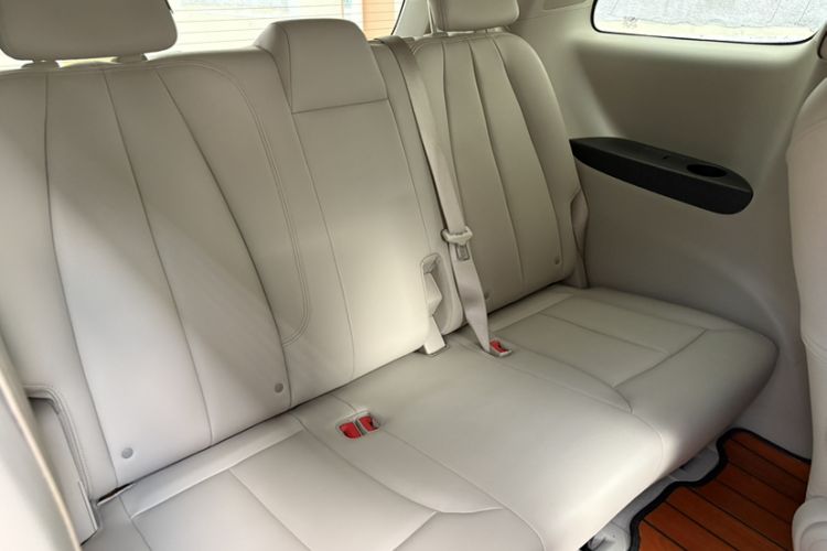 Used Buick GL8 2021 Land Cruiser Executive Class 652T Luxury Model
