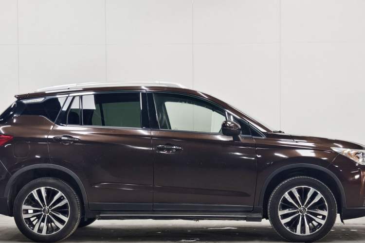 Used GAC Trumpchi GS4 2017 235T Manual Two-Wheel Drive Luxury Edition
