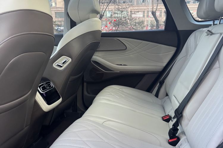 Used  Stellar C-DM 2025 210 Extended-Range Pro Two-Wheel Drive
