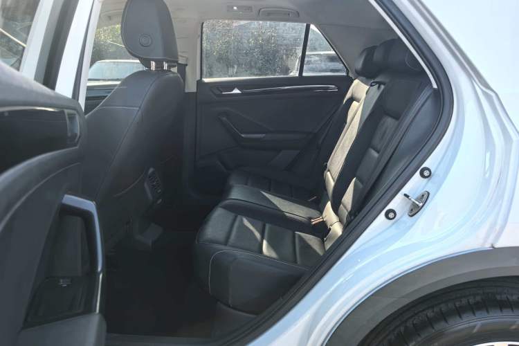 Used Volkswagen T-ROC 2022 280TSI DSG Two-Wheel Drive Comfort PLUS
