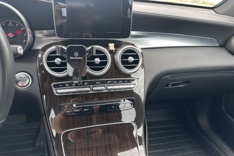 Used Mercedes-Benz GLC 2017 GLC 260 4MATIC Luxury Model
