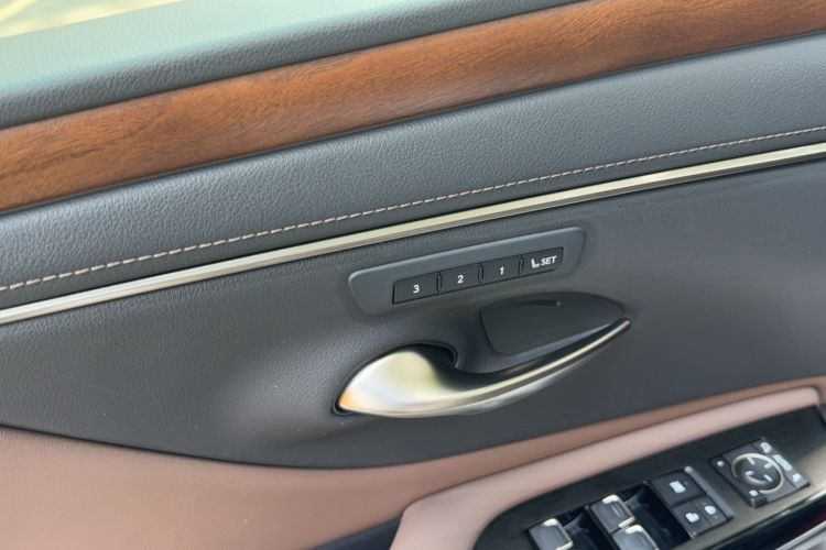 Used Lexus ES 2021 300h Premium Edition
