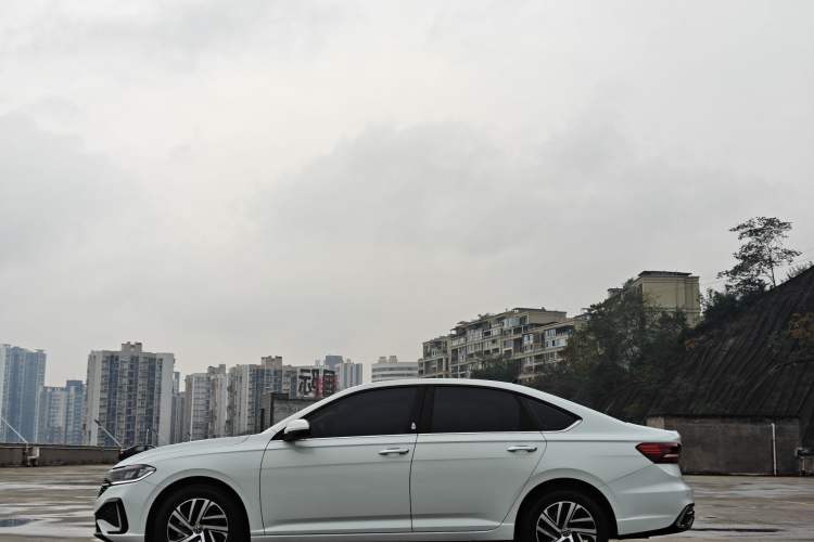 Used Volkswagen Lavida 2023 Revised Version 1.5L Automatic Starry Sky Edition – 5 Million Units