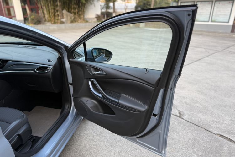 Used Buick Verano 2016 Hatchback 15S Automatic Leading Model
