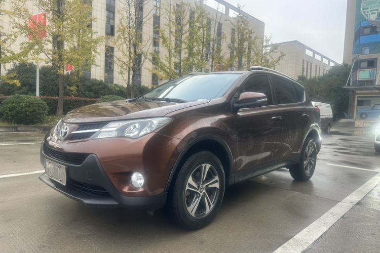 Used Toyota RAV4 2015 2.0L CVT Two-Wheel Drive Fashion Edition
