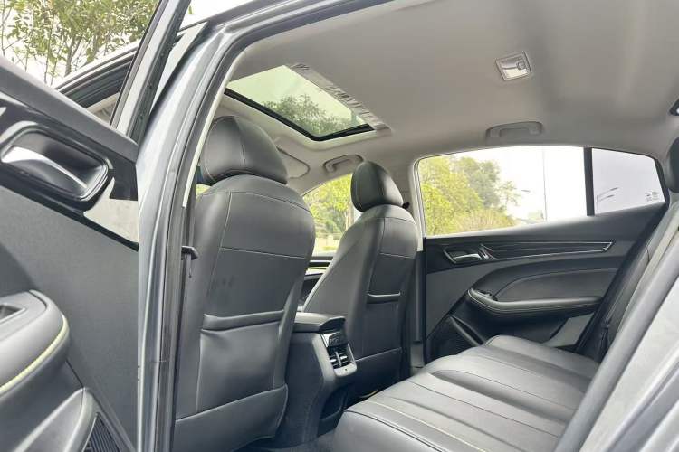 Used Roewe i5 2021 Revised Version 1.5L CVT Diamond Edition
