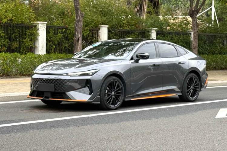 Used Changan UNI-V 2024 1.5T Prestige Sport Edition