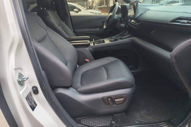 Used Toyota Sienna 2024 2.5L Hybrid Four-Wheel Drive Prestige Edition
