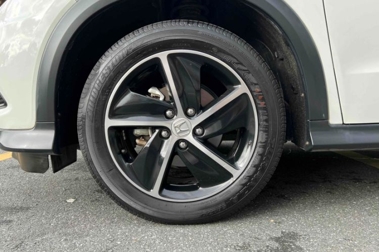 Used Honda Vezel 2020 1.5L CVT Luxury Edition
