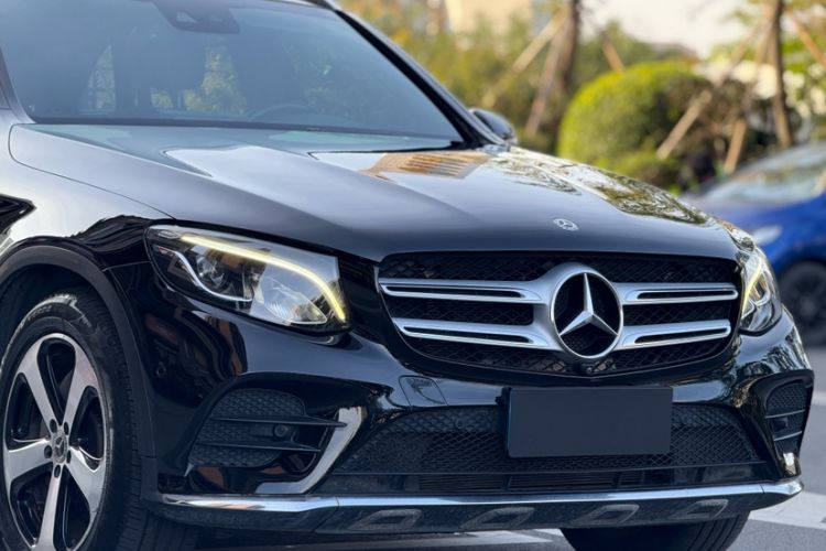 Used Mercedes-Benz GLC 2019 Facelift GLC 260 L 4MATIC Luxury Model
