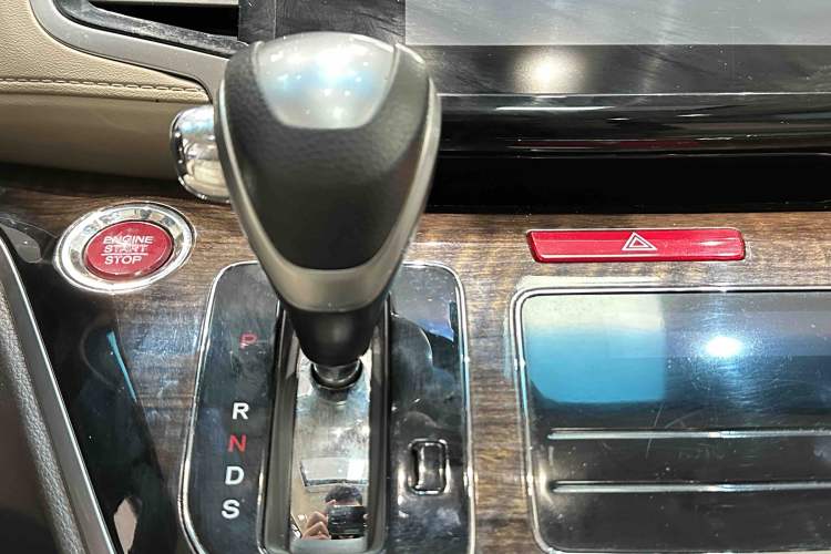 Used Honda Odyssey 2015 Revised 2.4L Luxury Edition
