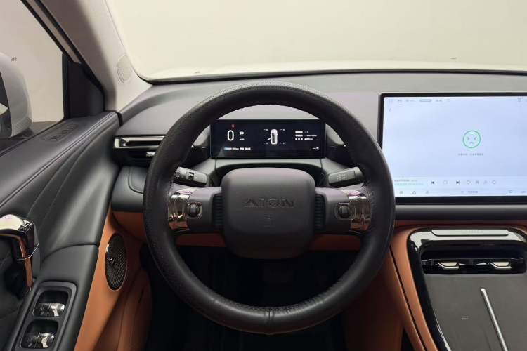 Used AION V 2024 Aion Tyrannosaurus 650 Smart Premium Edition