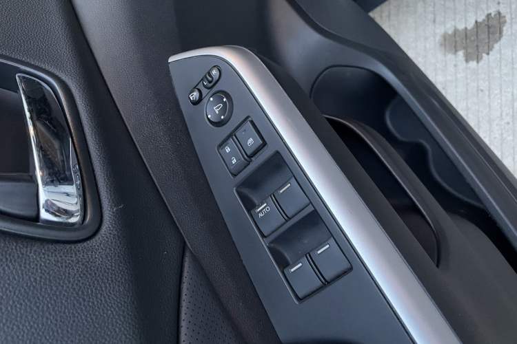 Used Honda CR-V 2015 2.4L two-wheel drive luxury version
