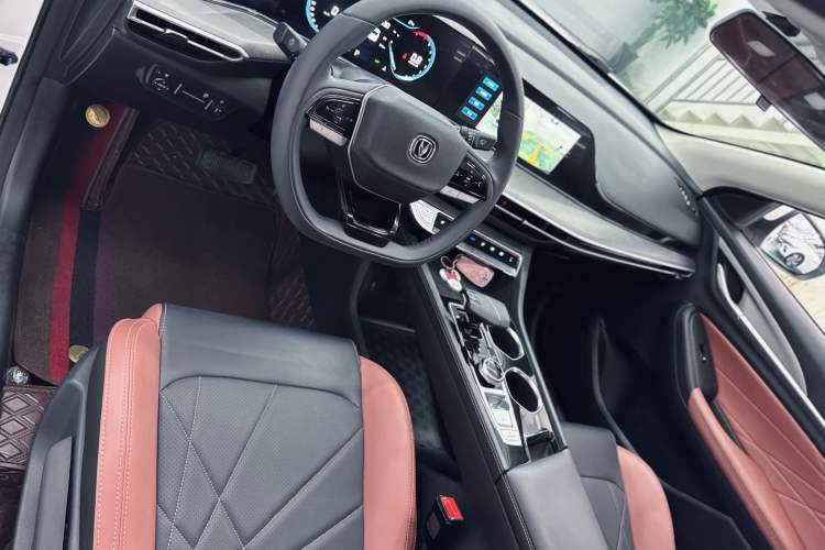 Used Changan Eado 2022 PLUS Blue Whale NE 1.4T GDI DCT Prestige Edition
