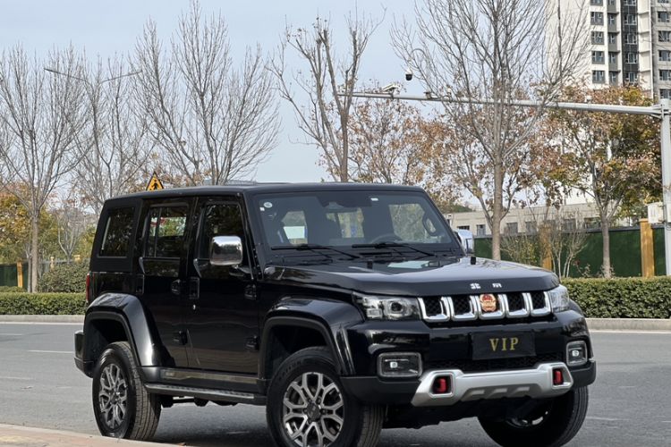 Used  BJ40 2020 2.0T Automatic Four-Wheel Drive Urban Hunter Edition Chivalrous Type
