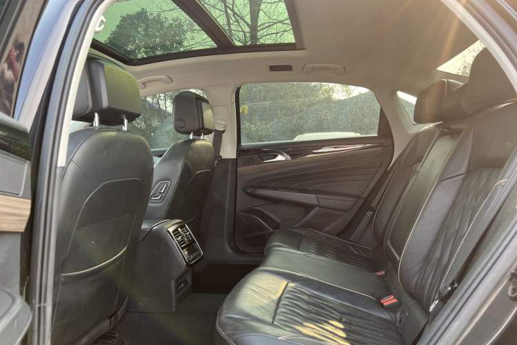 Used Volkswagen Passat 2021 330TSI Luxury Edition
