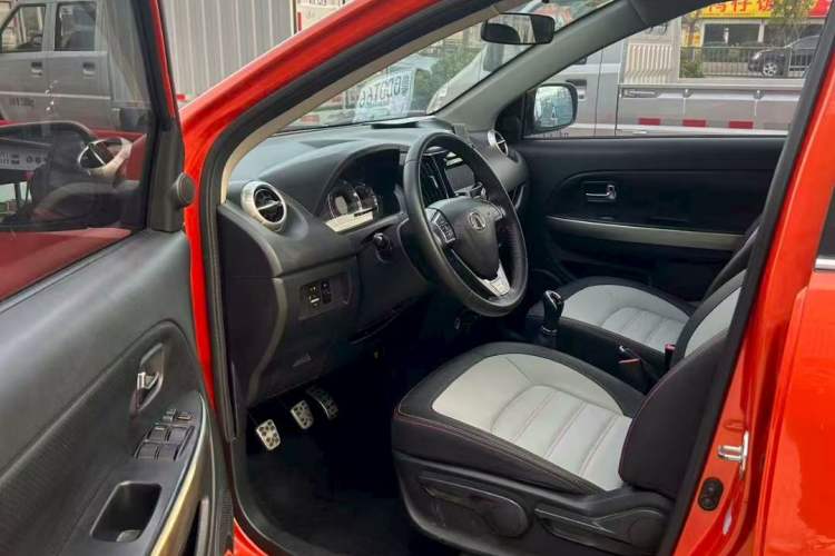 Used Great Wall M4 2014 1.5L manual Comfort trim level
