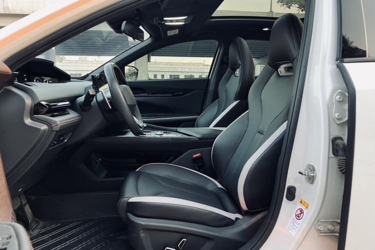 Used Changan UNI-V 2023 1.5T Prestige Model
